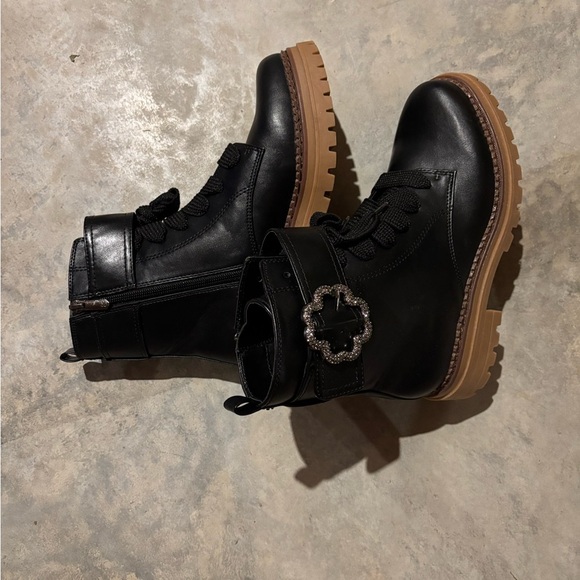 Sam & Libby Samantha Combat Boots 8 New Faux Leather Zip Lace Up Embellished - Picture 2 of 6